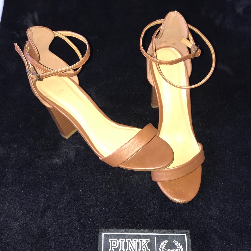 Tan brown heels